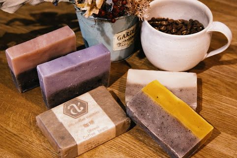 コーヒー豆と無添加コーヒー石鹸