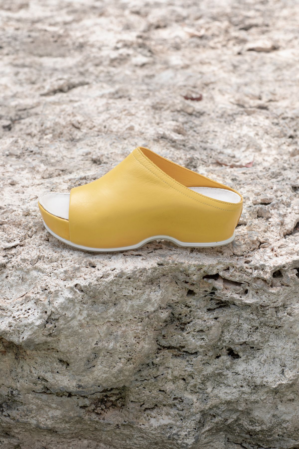 シューズ（イエロー）