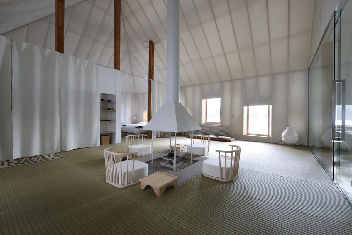 メムアースホテル 内観