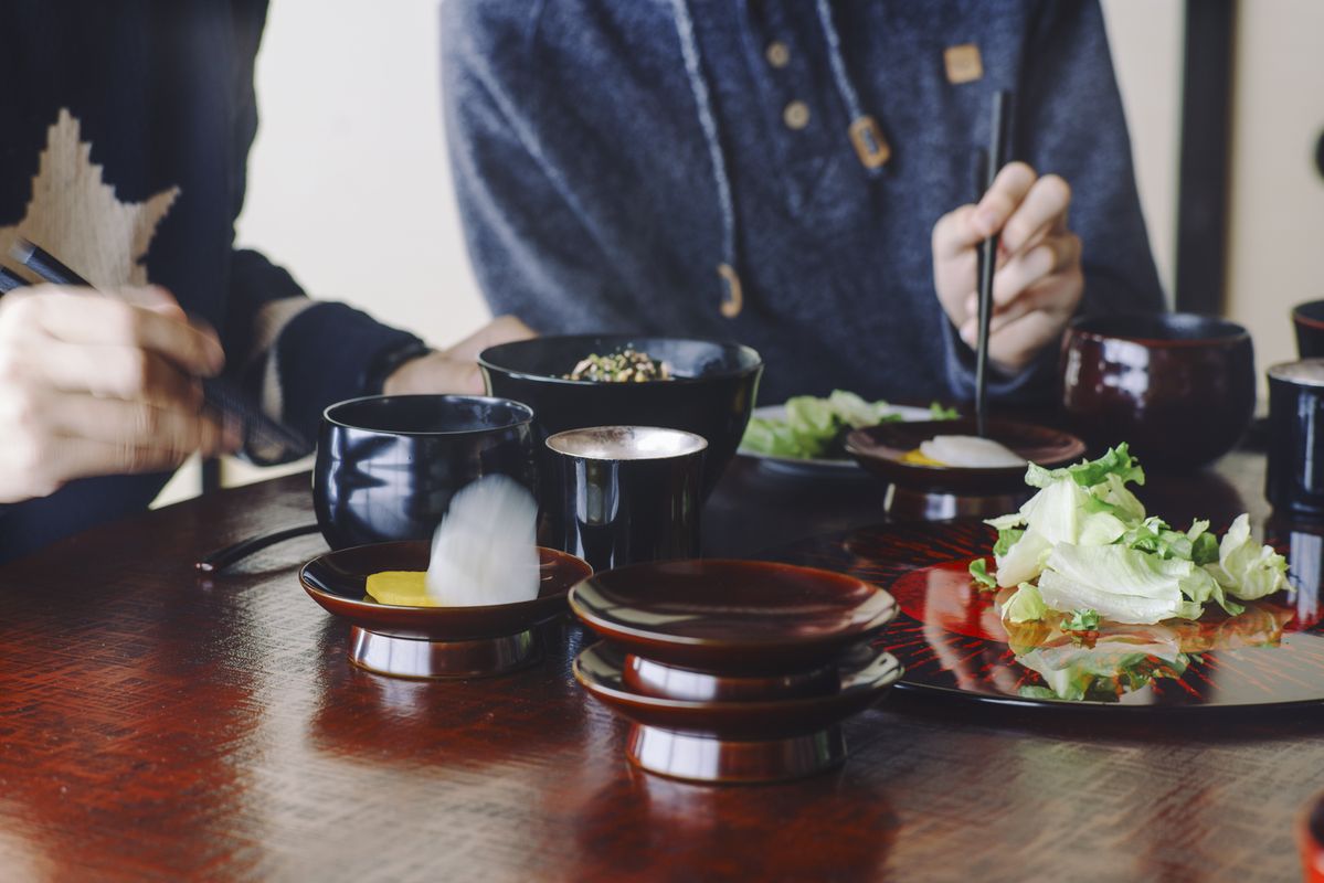輪島塗のある食卓
