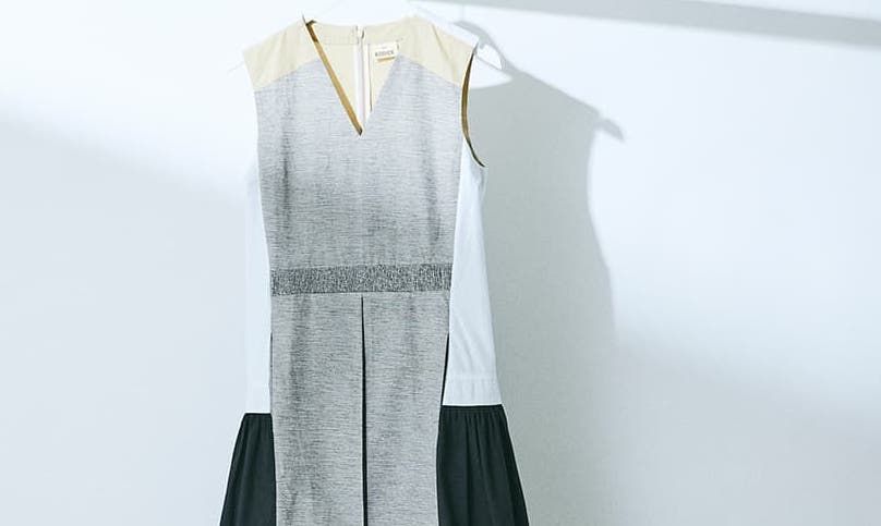 ボディスのノースリーブワンピース