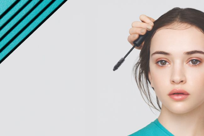 女性モデルとスリーキングスティック