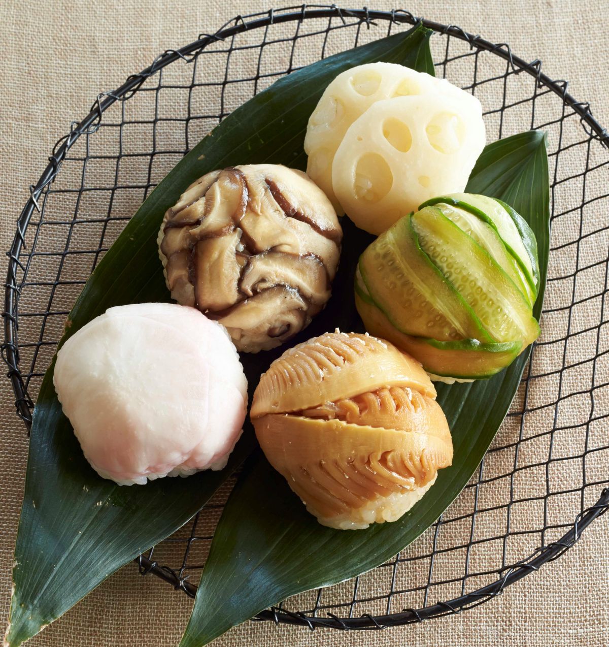 薄切り野菜のてまりずし