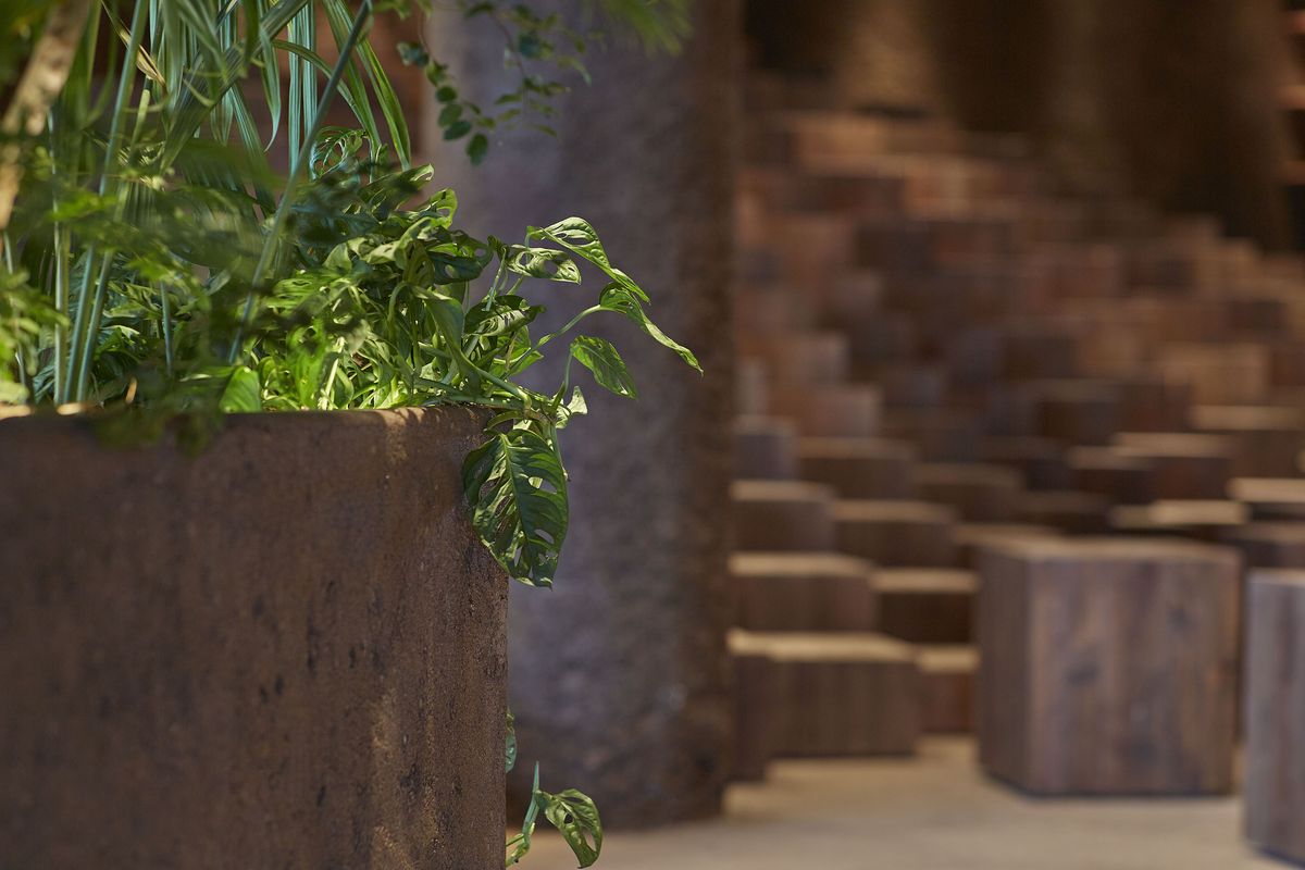 GYRE.FOOD 緑に囲まれた空間