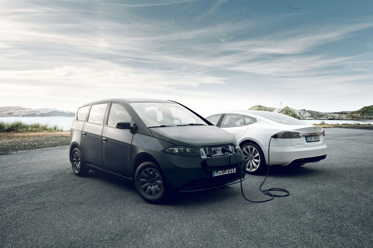 充電中の2台の「Sion」