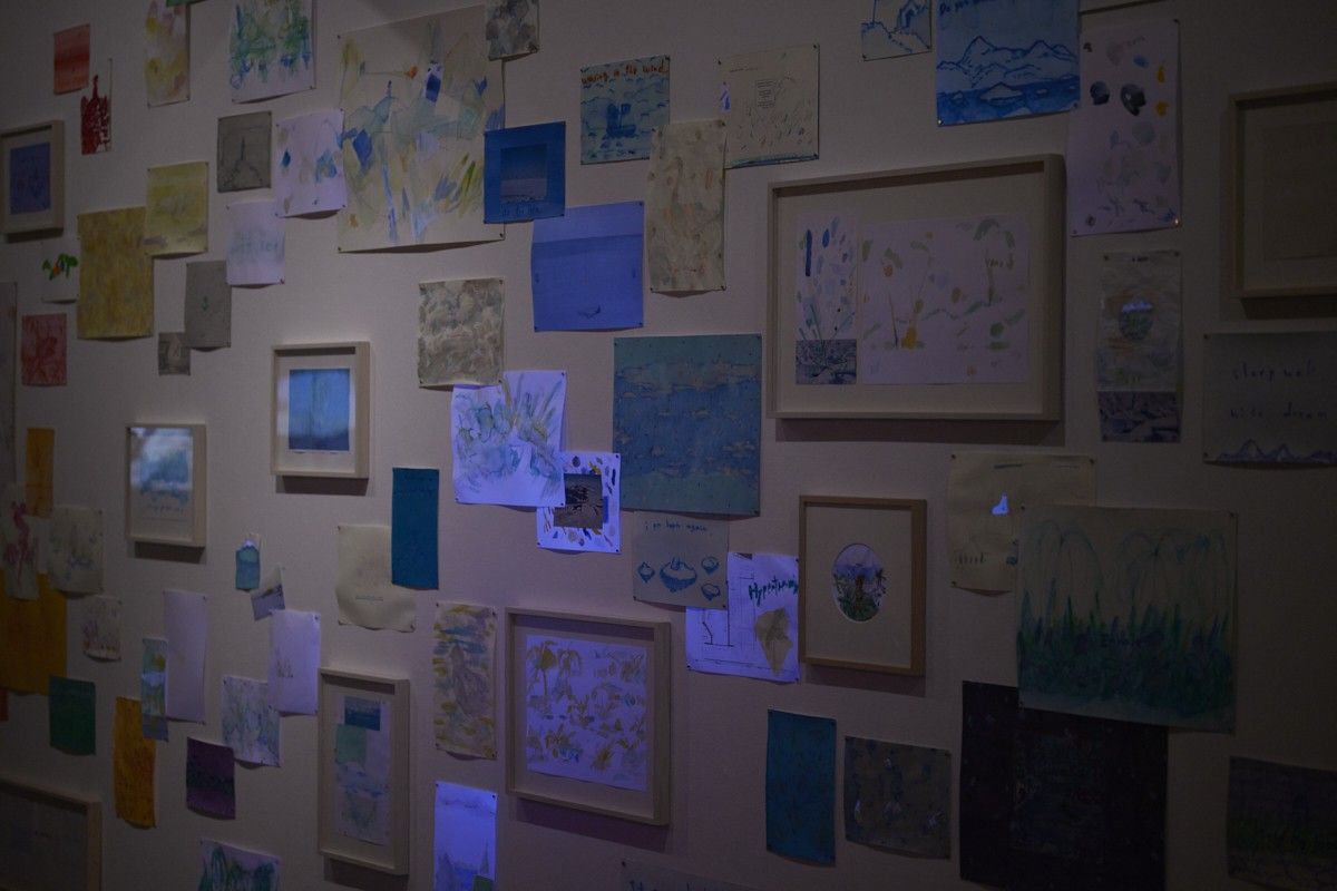 壁一面のイラスト