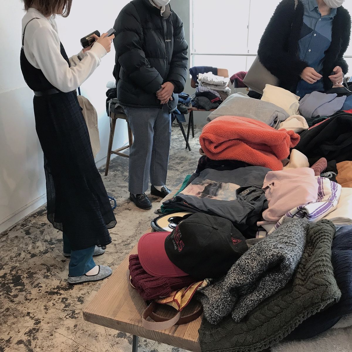 服を交換している様子