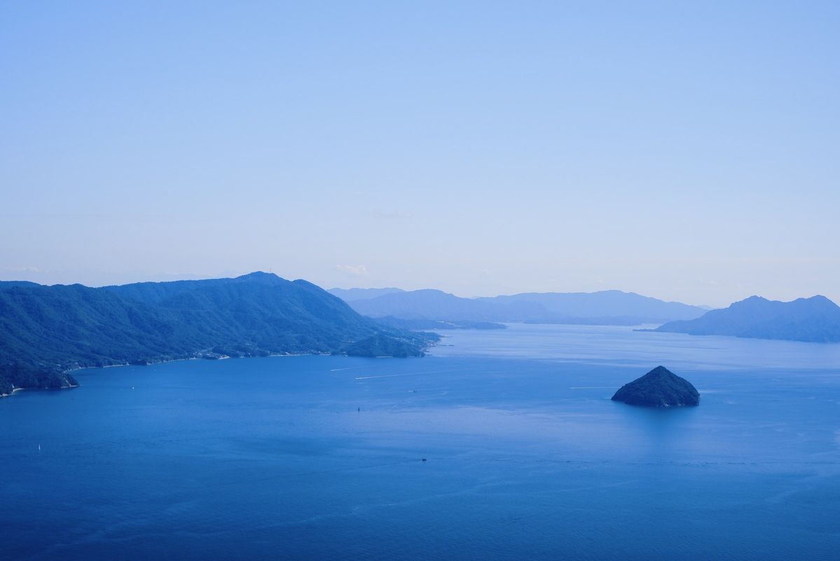瀬戸内海に浮かぶ宮島
