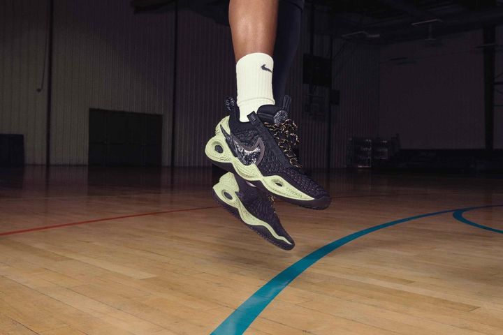 25％以上がリサイクル素材に 「ナイキ」の競技用シューズ「コズミック