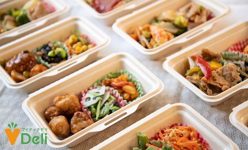 容器に詰められたヴィーガン料理