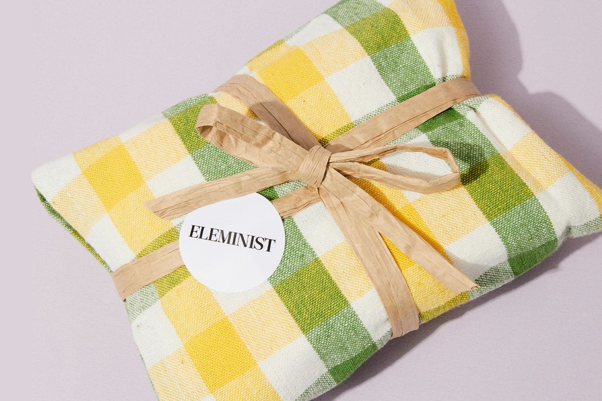 ギフトをつつんだ紙ひも