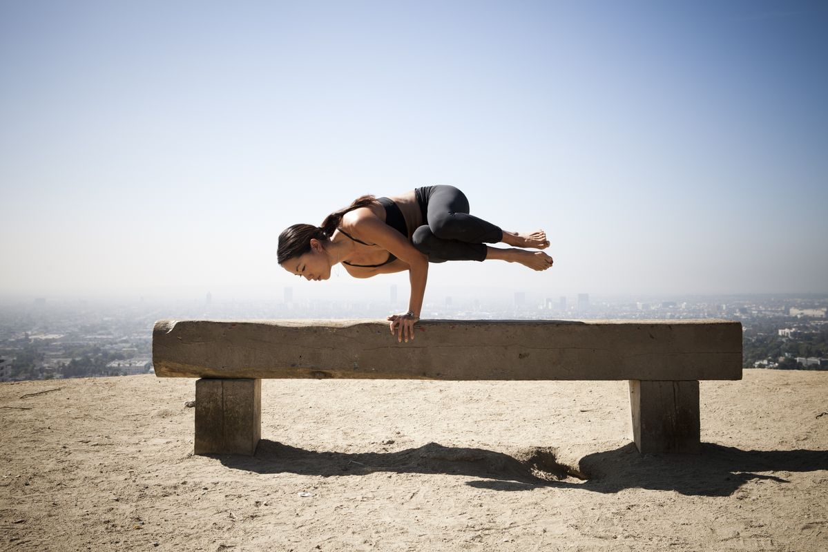 エドワーズ壽里が運動をしている様子