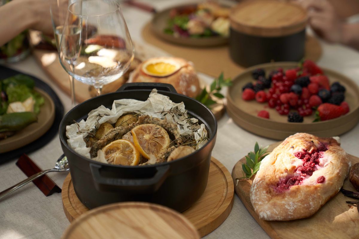 千葉県産「東の匠 SPF 豚」を使用した塩釜焼き