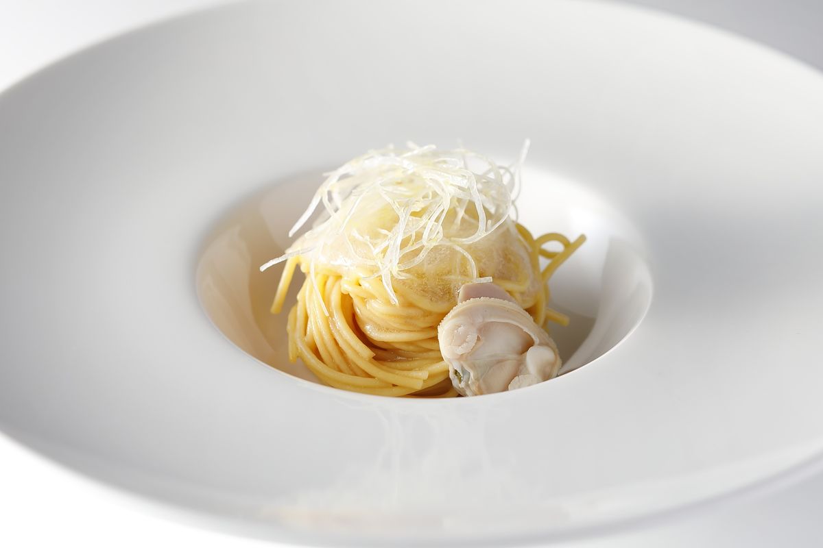 蛤と極み出汁葛餡の冷製ゼンブ・ヌードル 山椒の香り