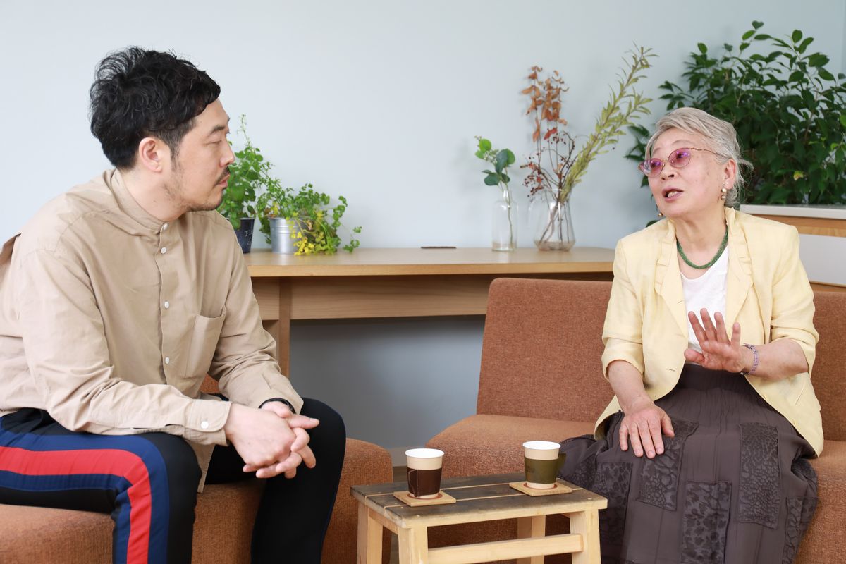 生井祐介氏（左）と福渡和子氏（右）が話している様子