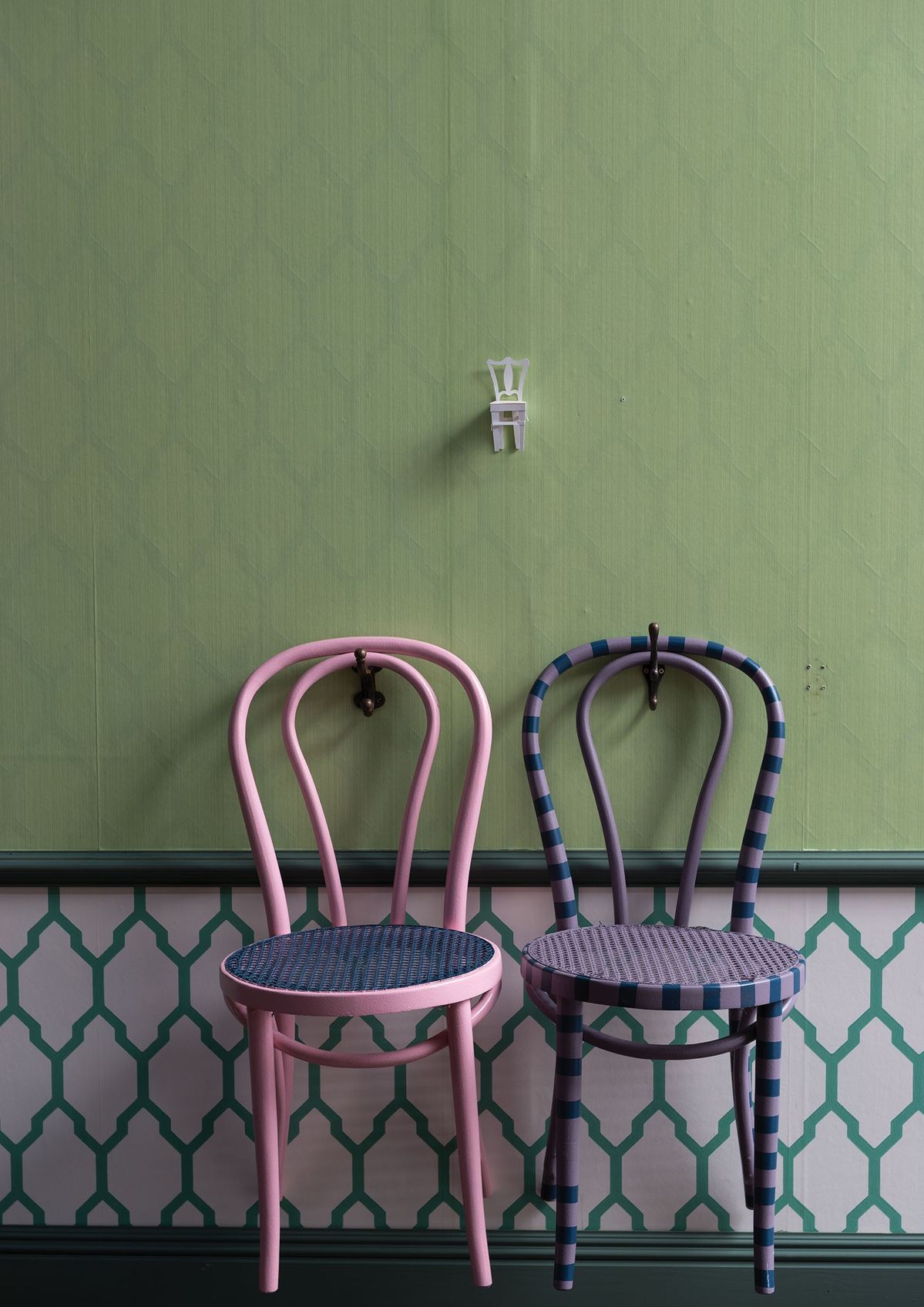 ペイントされた家具