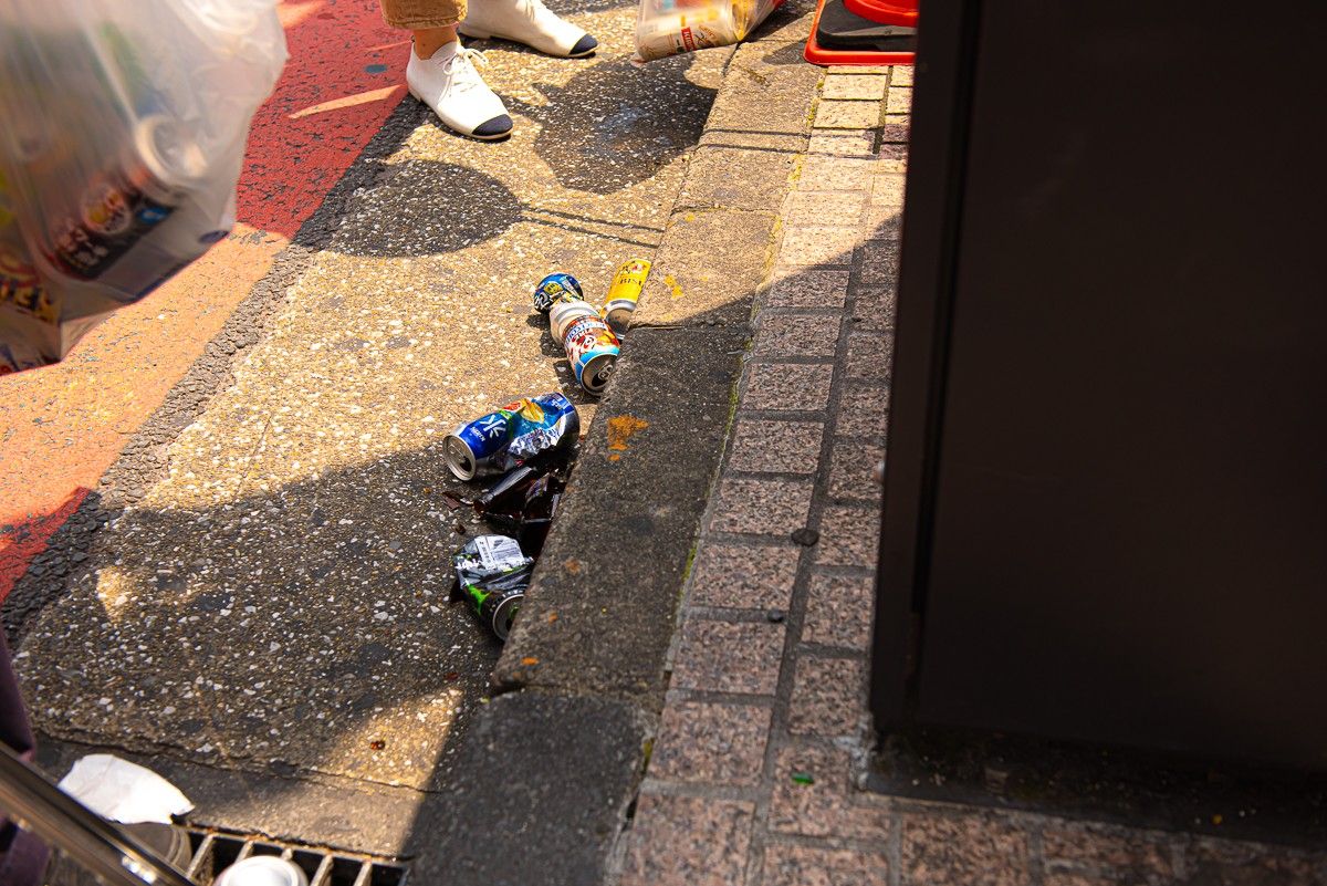 渋谷でごみ拾いをしている様子４