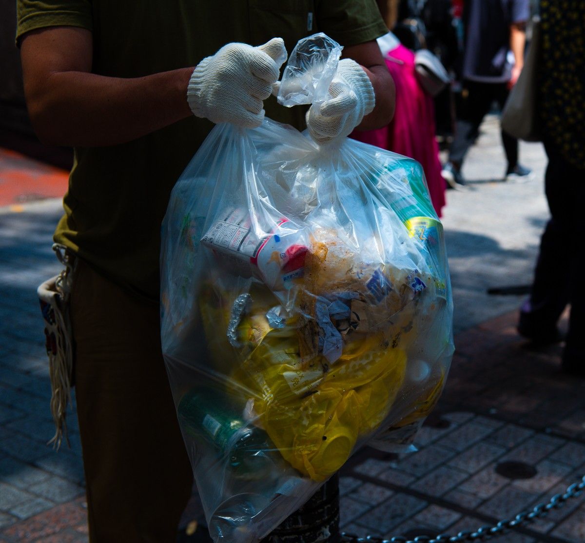 渋谷でごみ拾いをしている様子14
