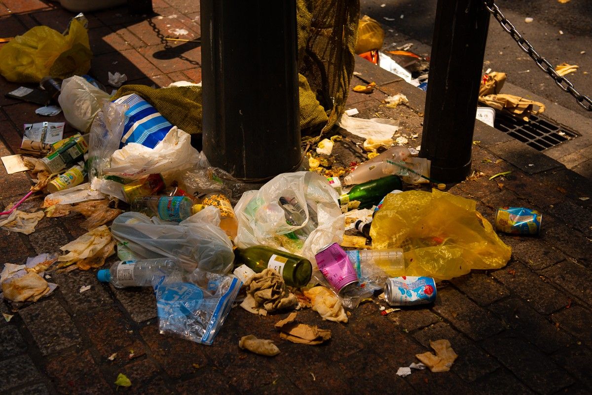 渋谷でごみ拾いをしている様子９