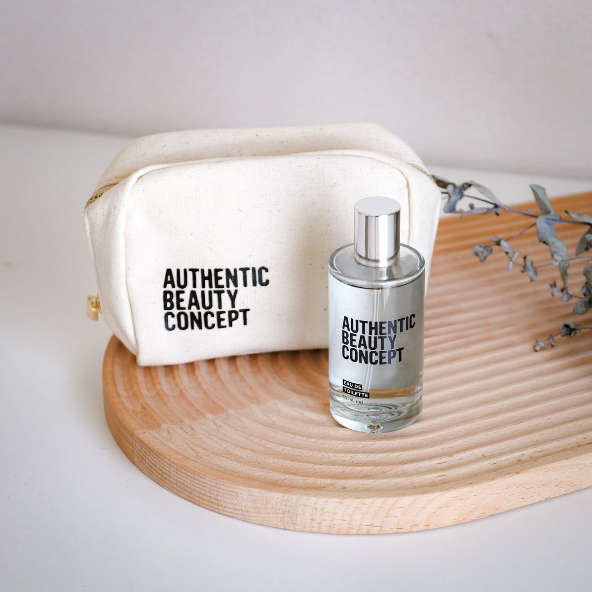 ポーチとトワレ