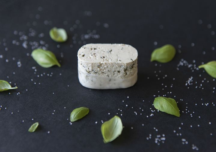 パッケージはソイキャンドルに スイス生まれの新感覚豆腐