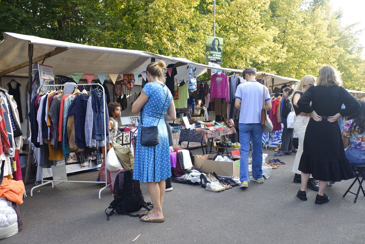 西ベルリンの蚤の市「Schoeneboerg flowmarkt(シェーネベルク・フローマルクト)」