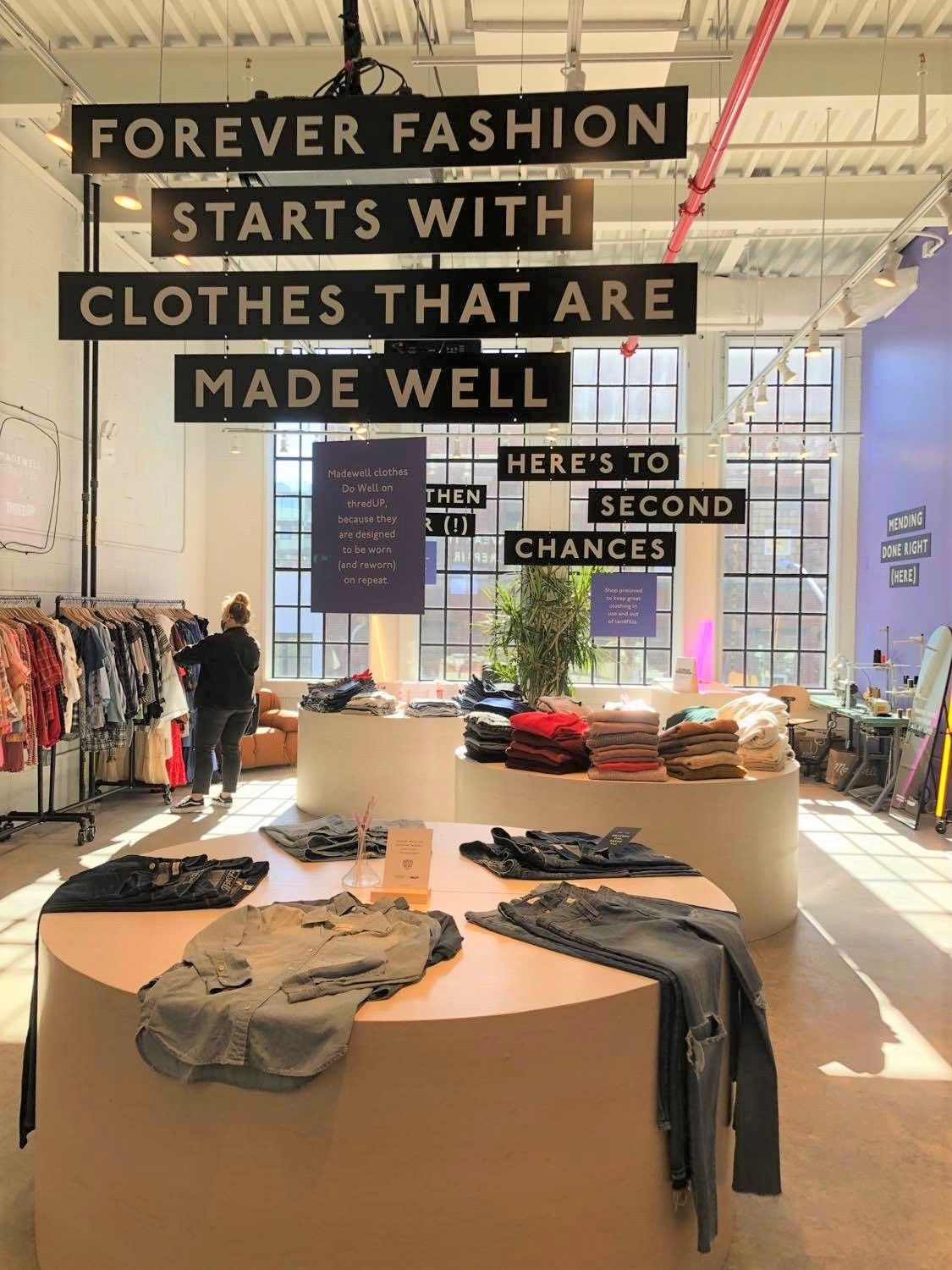 thredUPとMadewellのポップアップストア①