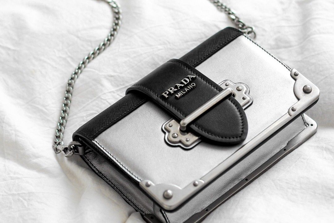 プラダ、中古市場への参入を検討