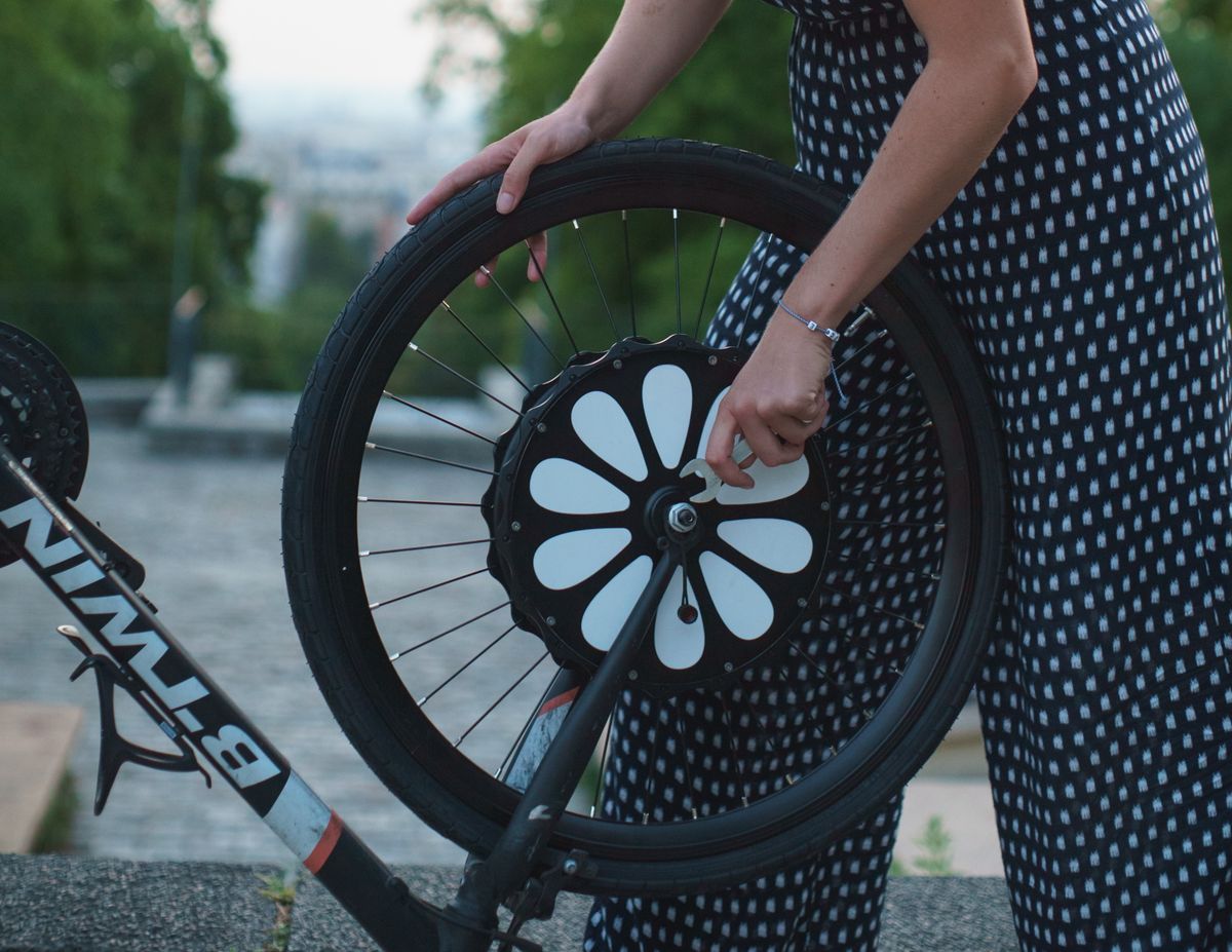 自転車を電動化する「Teebike」