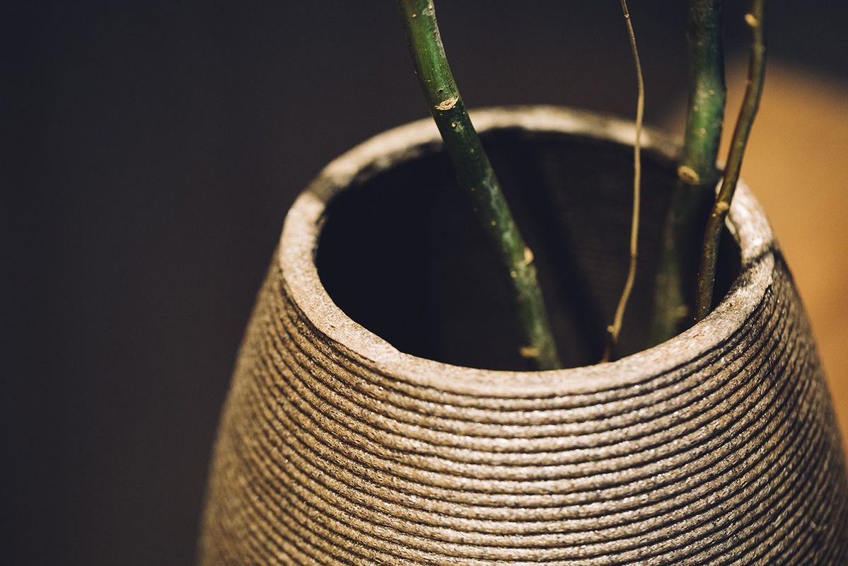 コーヒーかすを３Dプリントして造られた花瓶