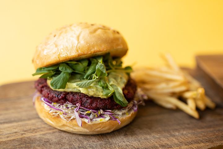 ロンハーマン カフェ」 野菜のうまみ広がるヴィーガンバーガー新登場