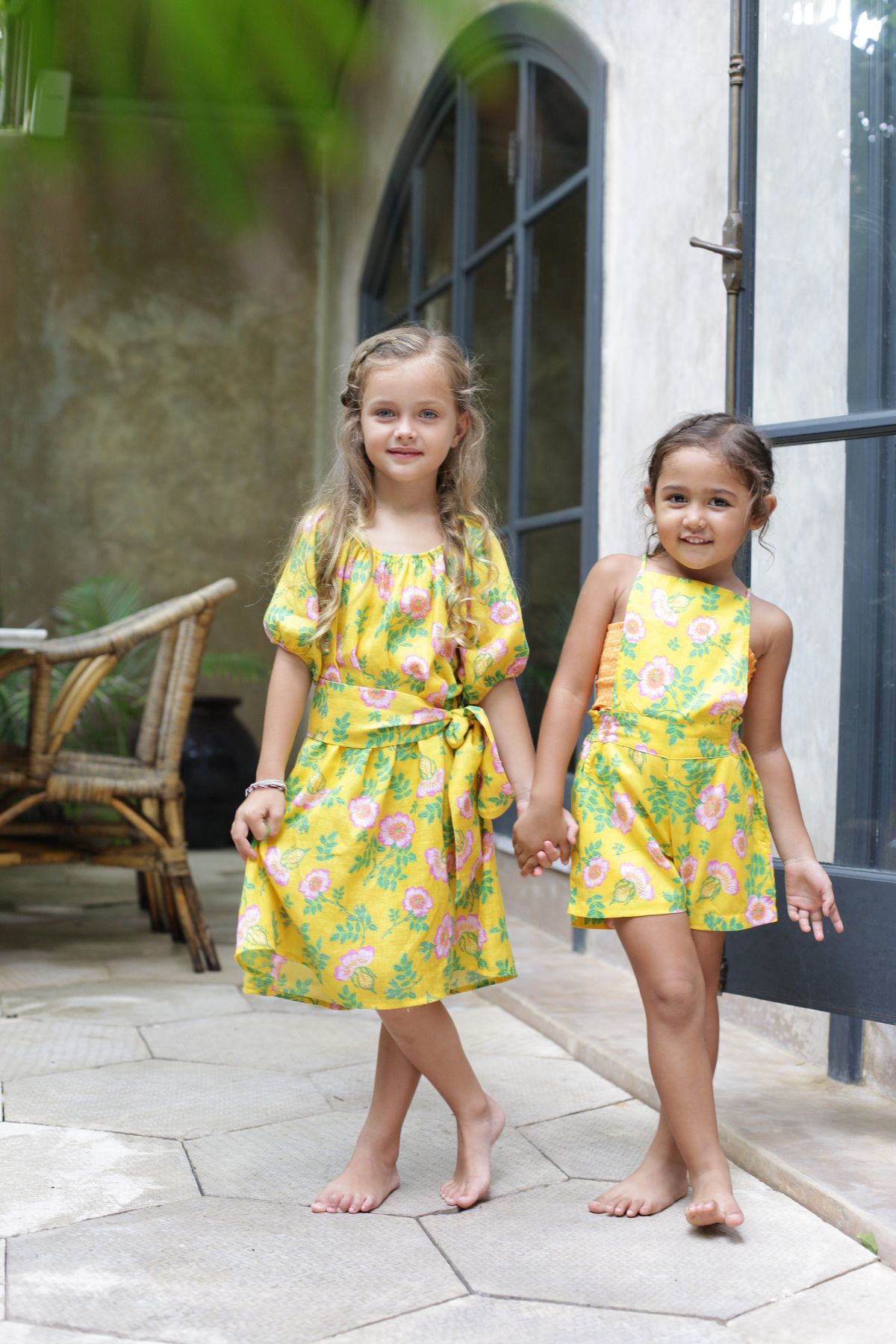 黄色のワンピース