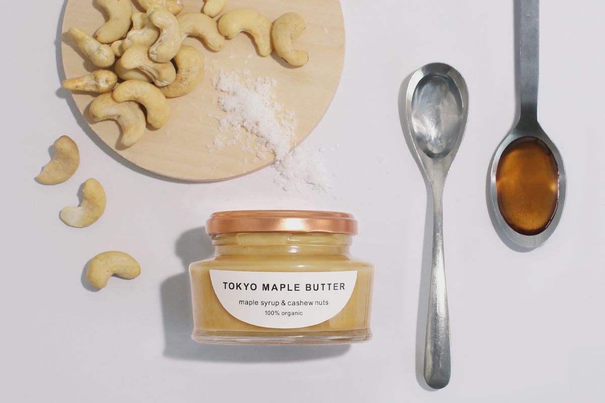 カシューナッツなど材料とメープルバター