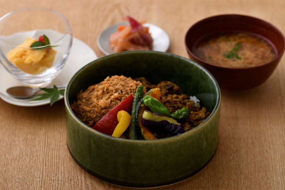 精進メンチカツカレーセット