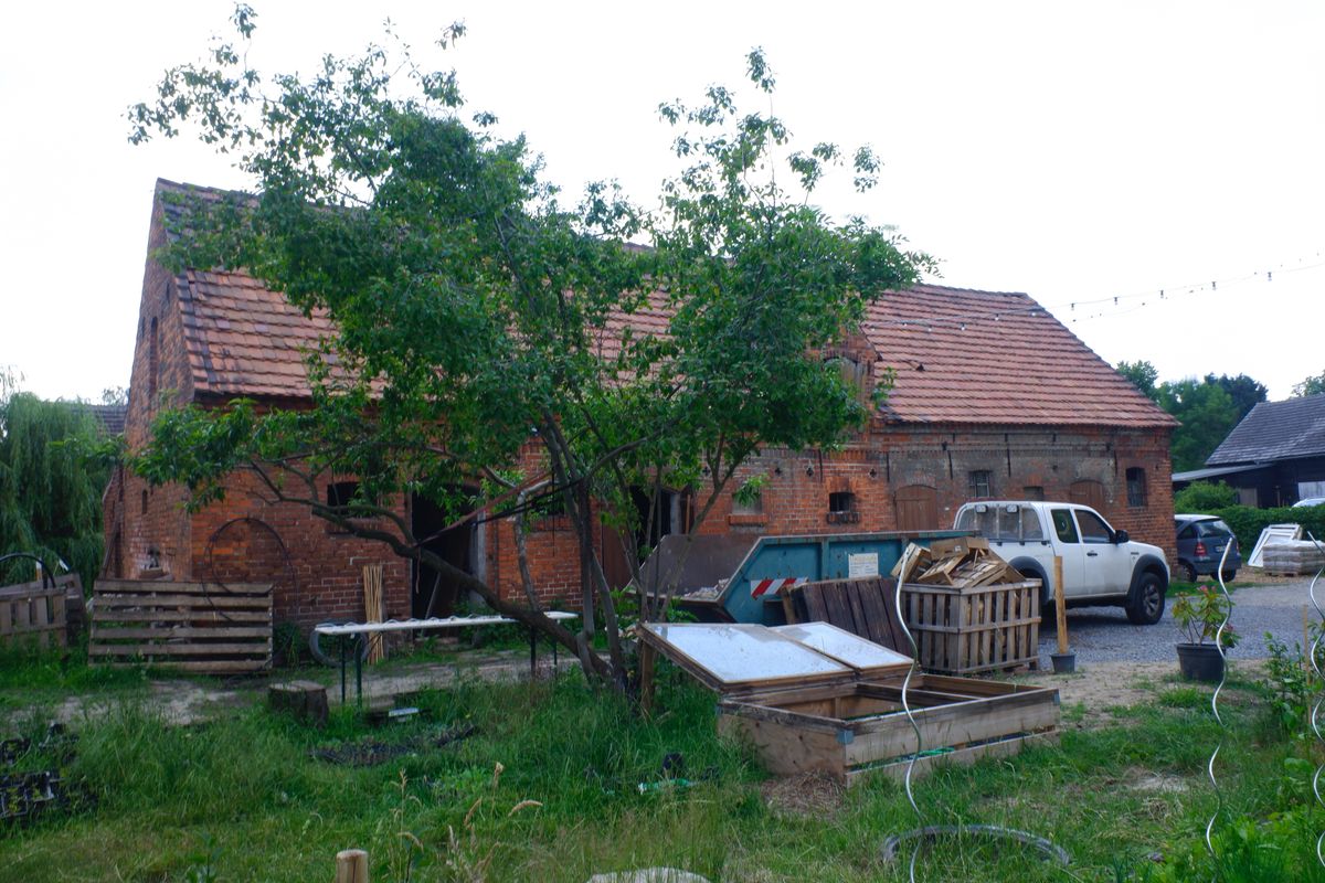 土農具や資材を置くための倉庫