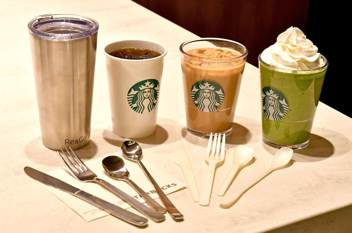 店内利用時のグラスやカトラリー