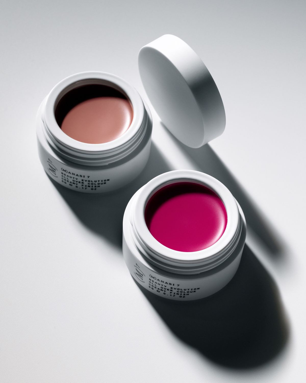 マナシ７のカラーコスメ