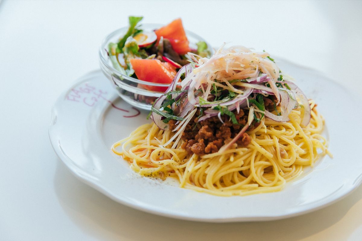フラッグスカフェの香味野菜の春パスタ