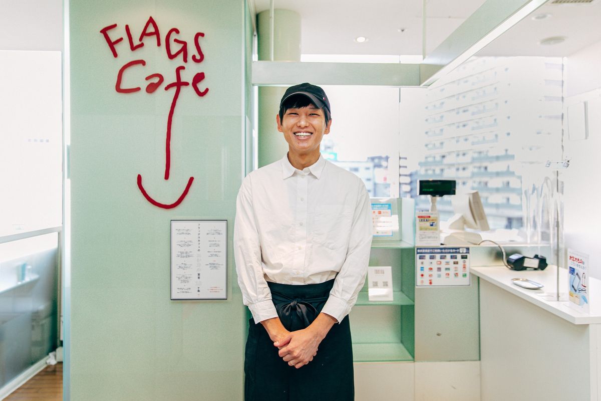 フラッグスカフェの店長塩釜さん