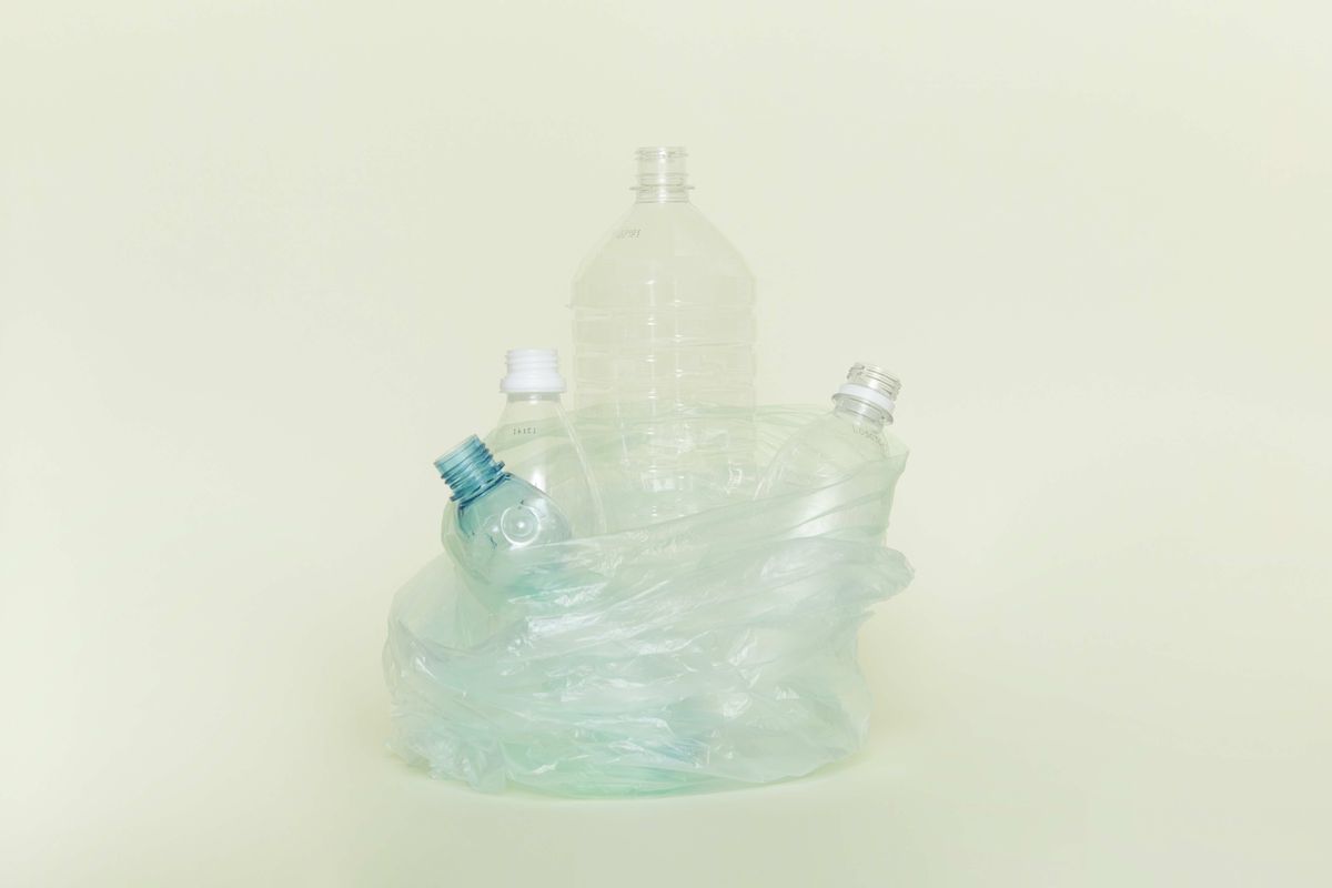 リサイクルされるペットボトル