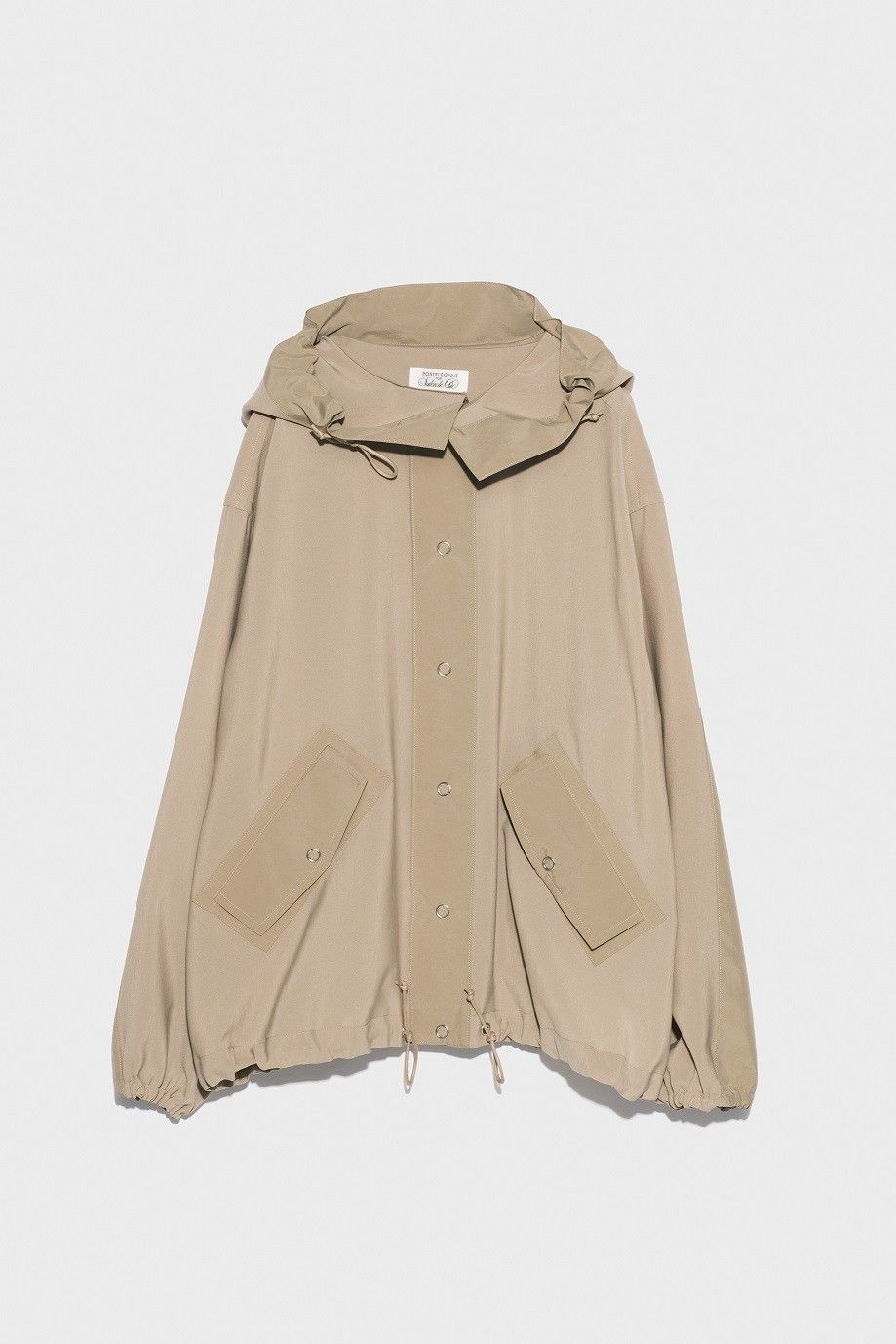 ポステレガントのブルゾン