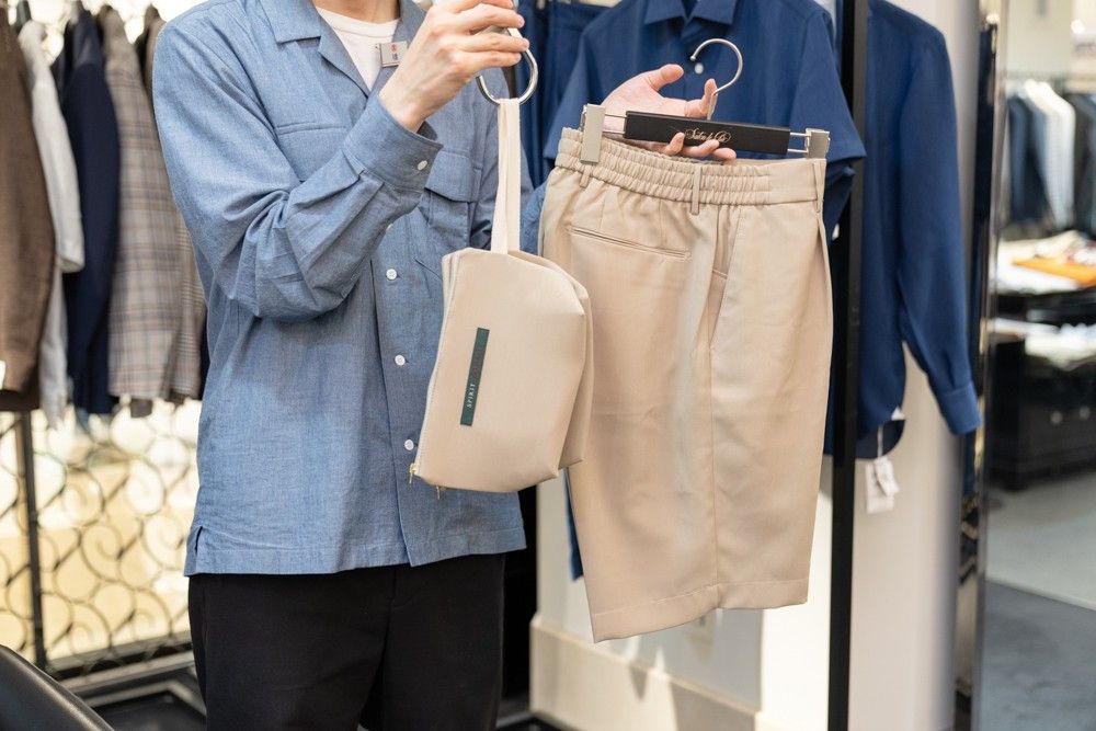 サロン ル シックのポーチとパンツ