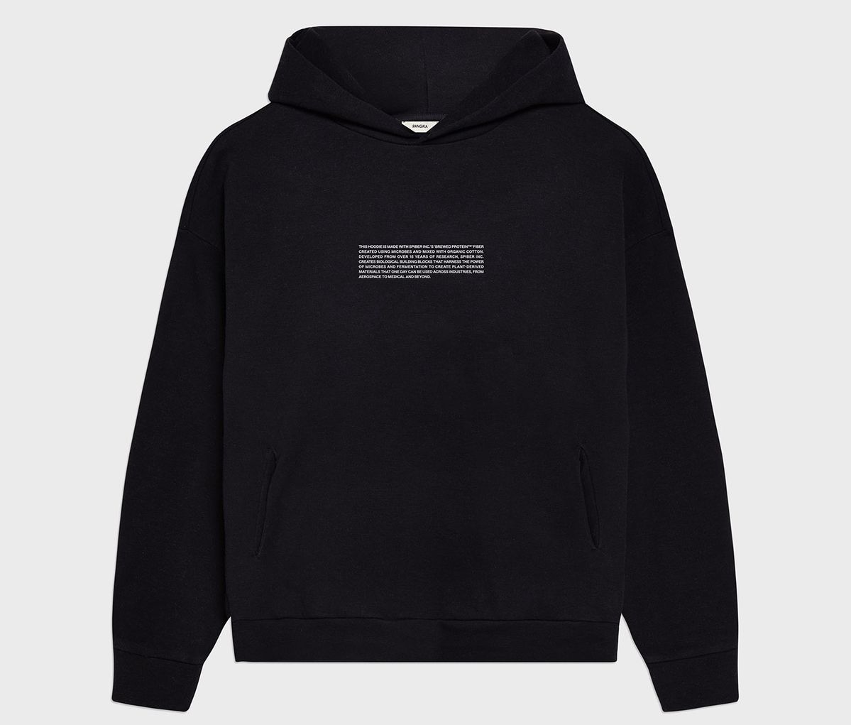 「PANGAIA（パンゲア）」と「Spiber（スパイバー）」がパーカーを共同開発、ブリュード・プロテインを採用