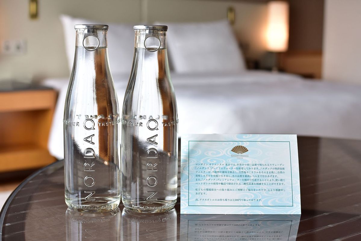 部屋に置かれたNORDAQのボトル