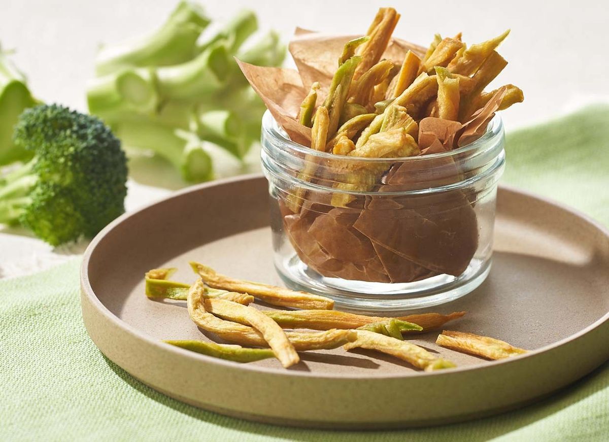 ここも食べられるチップス ブロッコリーの茎