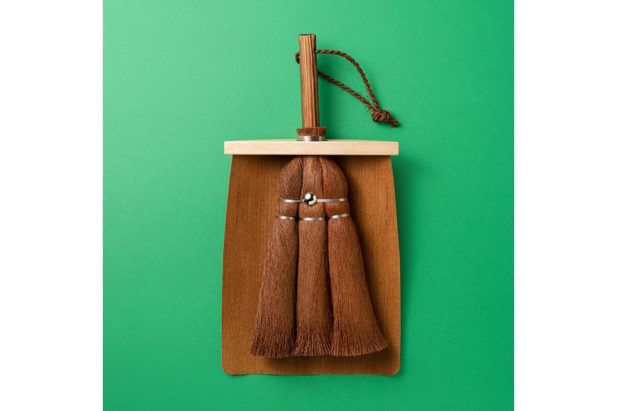 ほうきとちりとりの写真