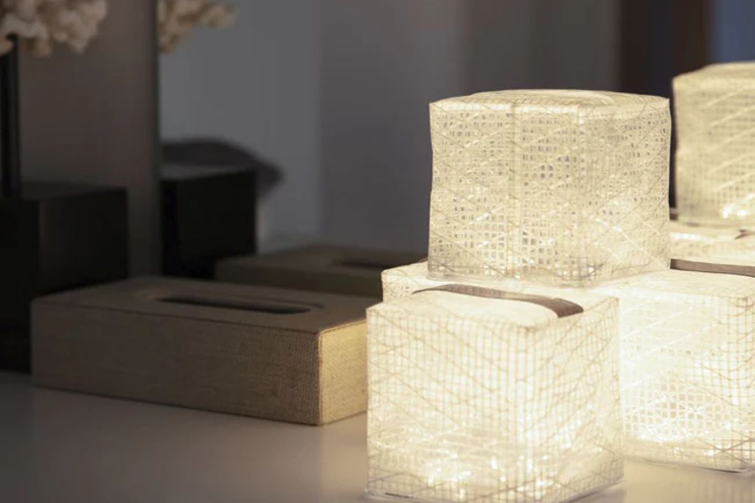 太陽の光で充電できるソーラーランタン