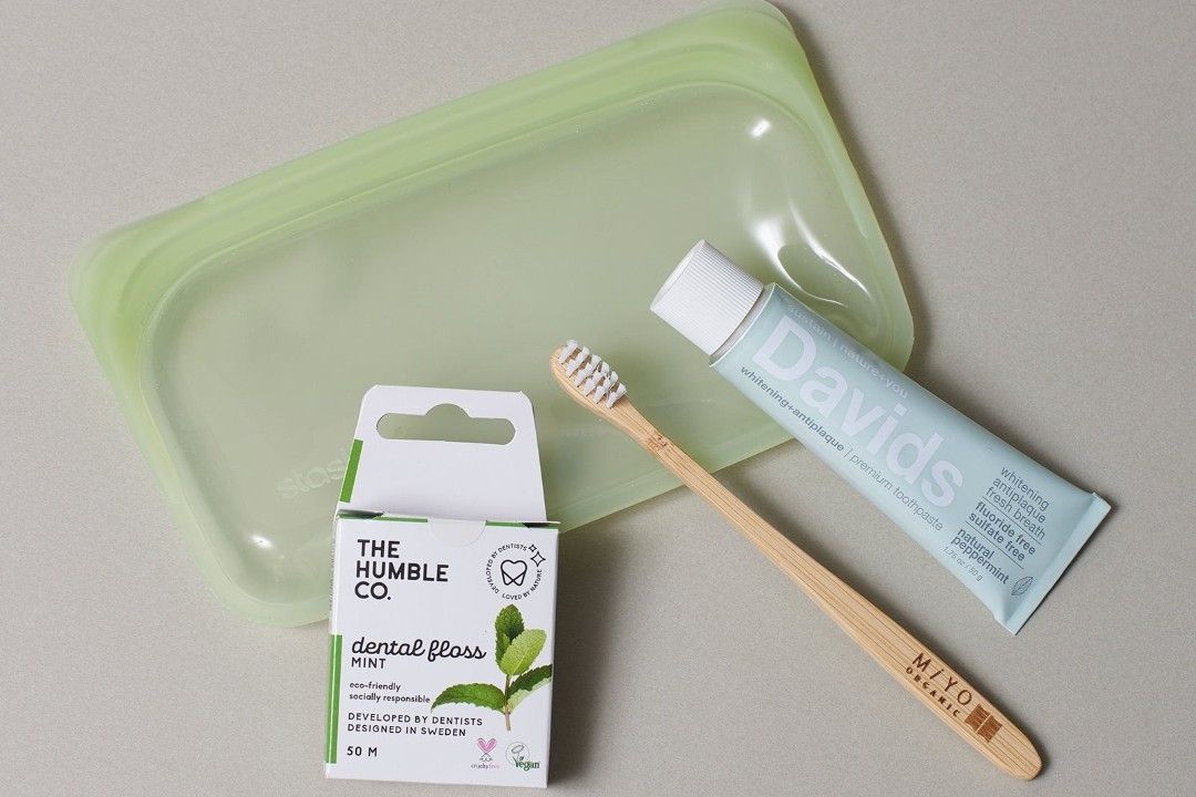 サステナブルなラッピングアイデア。スタッシャー入りの出張セット