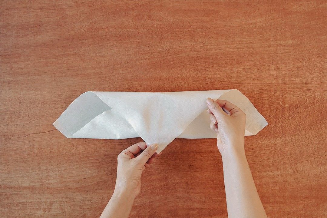 折りたためるマイカップ「ストージョ」を和晒でラッピングする方法、風呂敷風