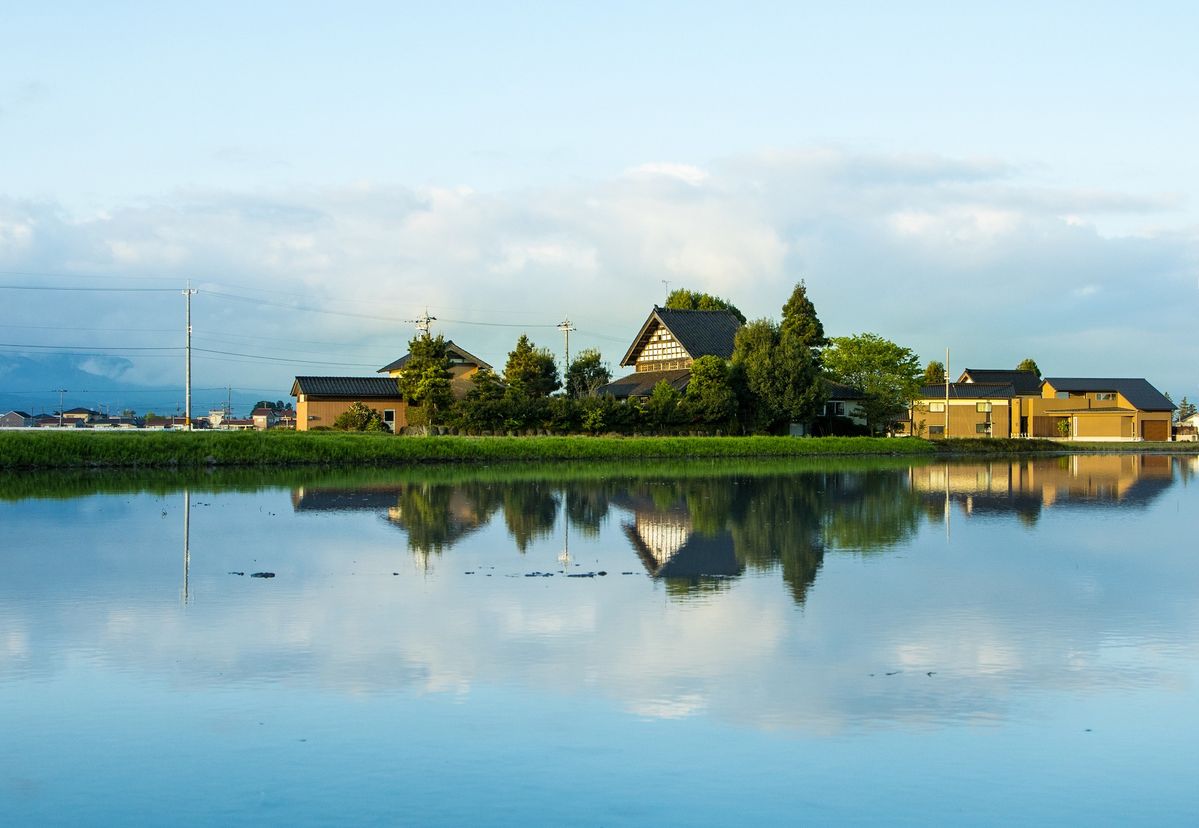 改修前の「アズマダチ」古民家